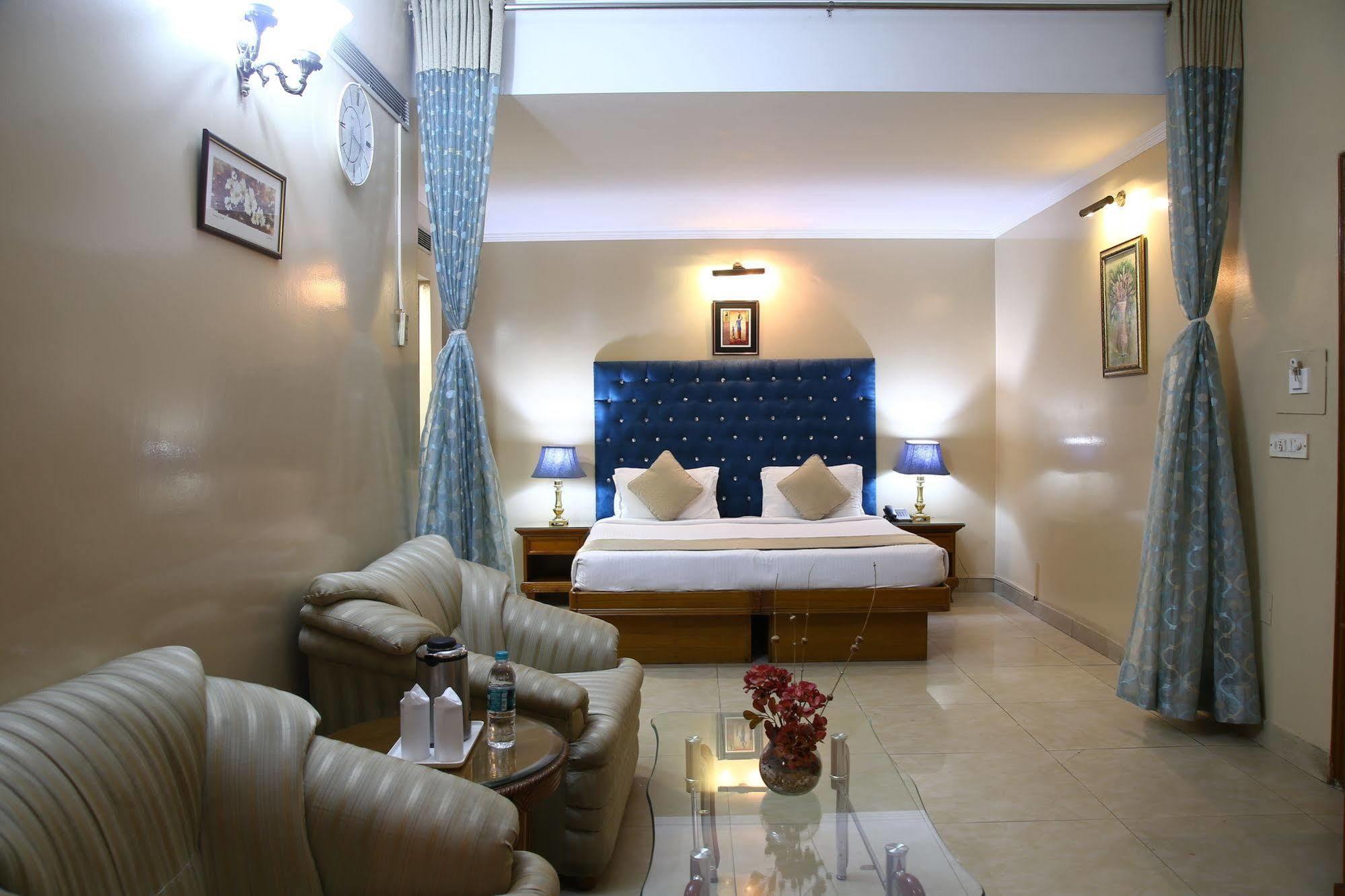 Fabhotel Conclave Executive Nehru Place New Delhi Eksteriør billede