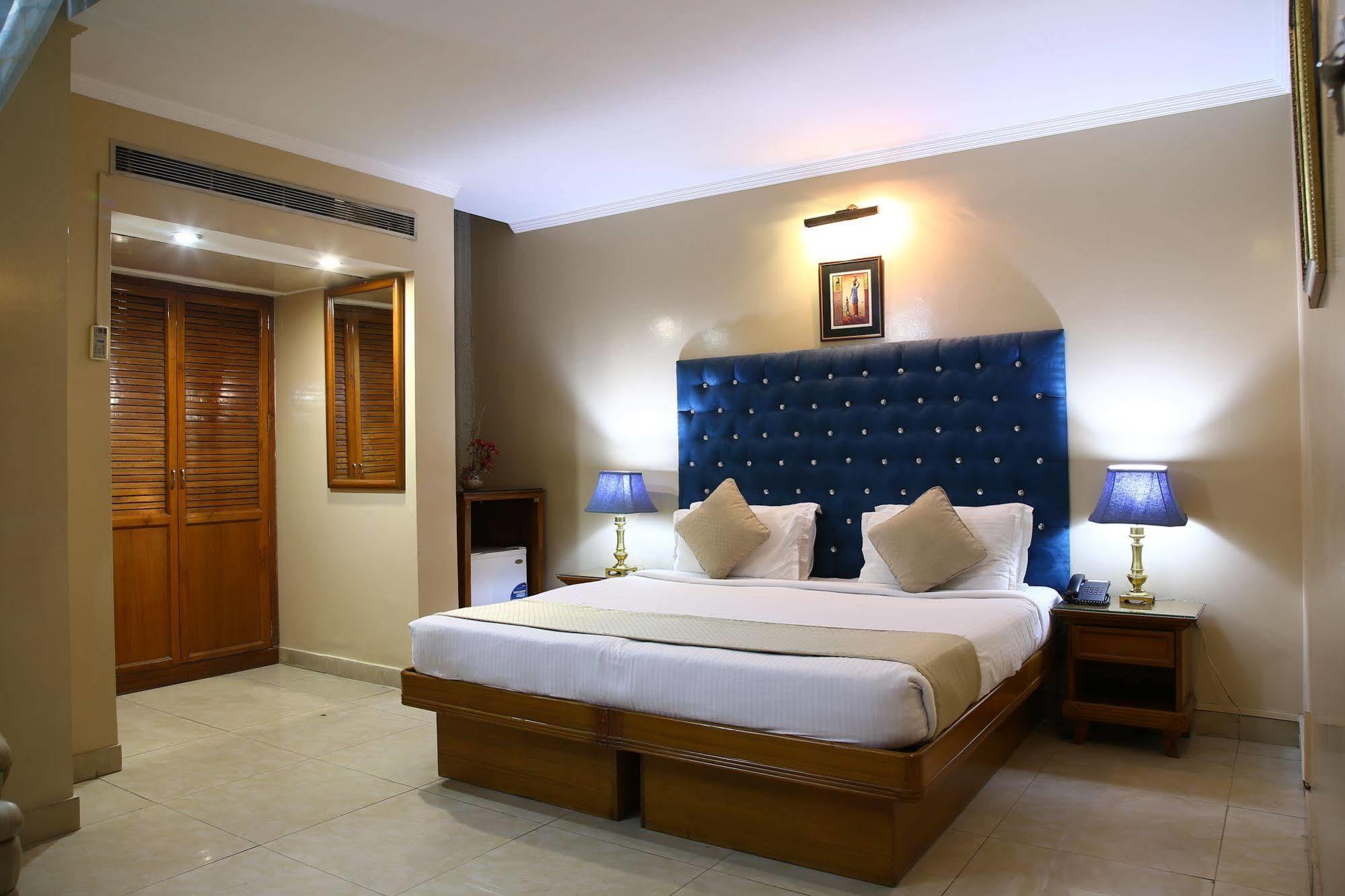 Fabhotel Conclave Executive Nehru Place New Delhi Eksteriør billede