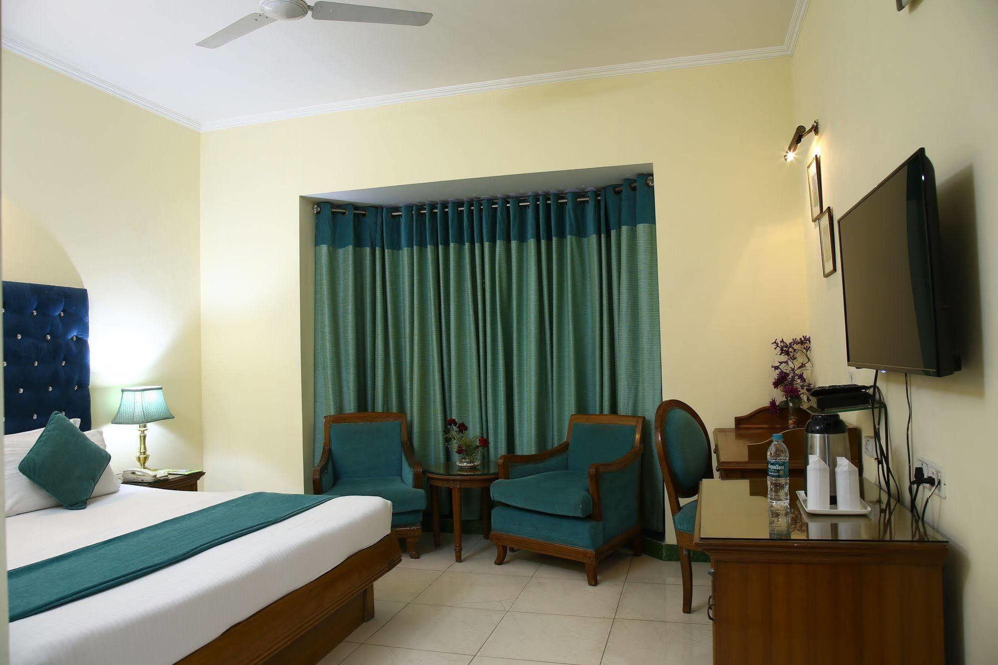 Fabhotel Conclave Executive Nehru Place New Delhi Eksteriør billede